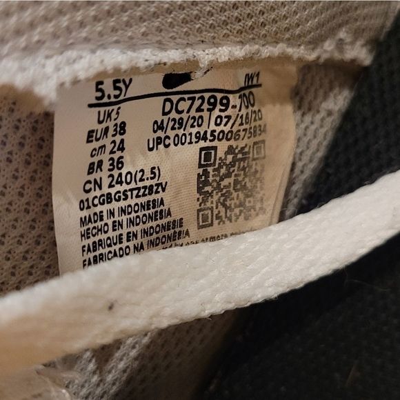 Nike Air force 1 RARE Low Yellow Graphic  Sneakers - Picture 9 of 9